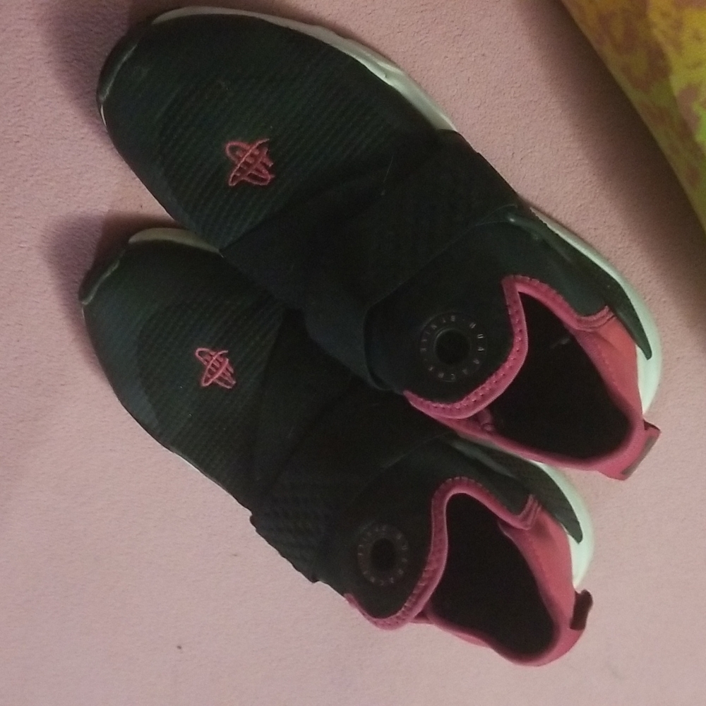 Hurache Sneakers